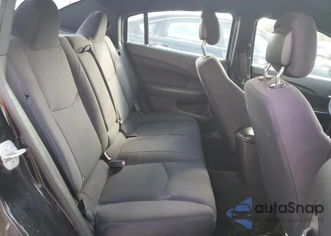 2014 Chrysler 200 Lx z USA, uszkodzony, nr VIN 1C3CCBAB4EN170487